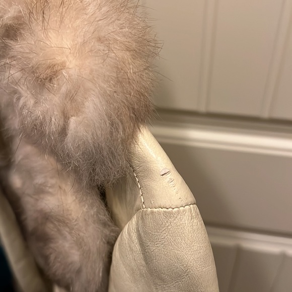 Vintage 70s 1970’s cream leather double breasted trench coat real fur collar - Picture 8 of 12